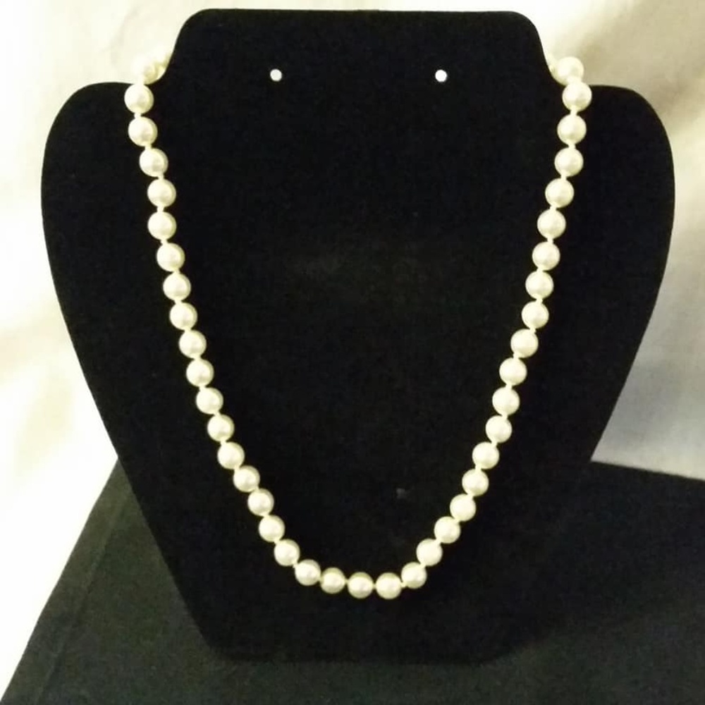 Pearl look necklace